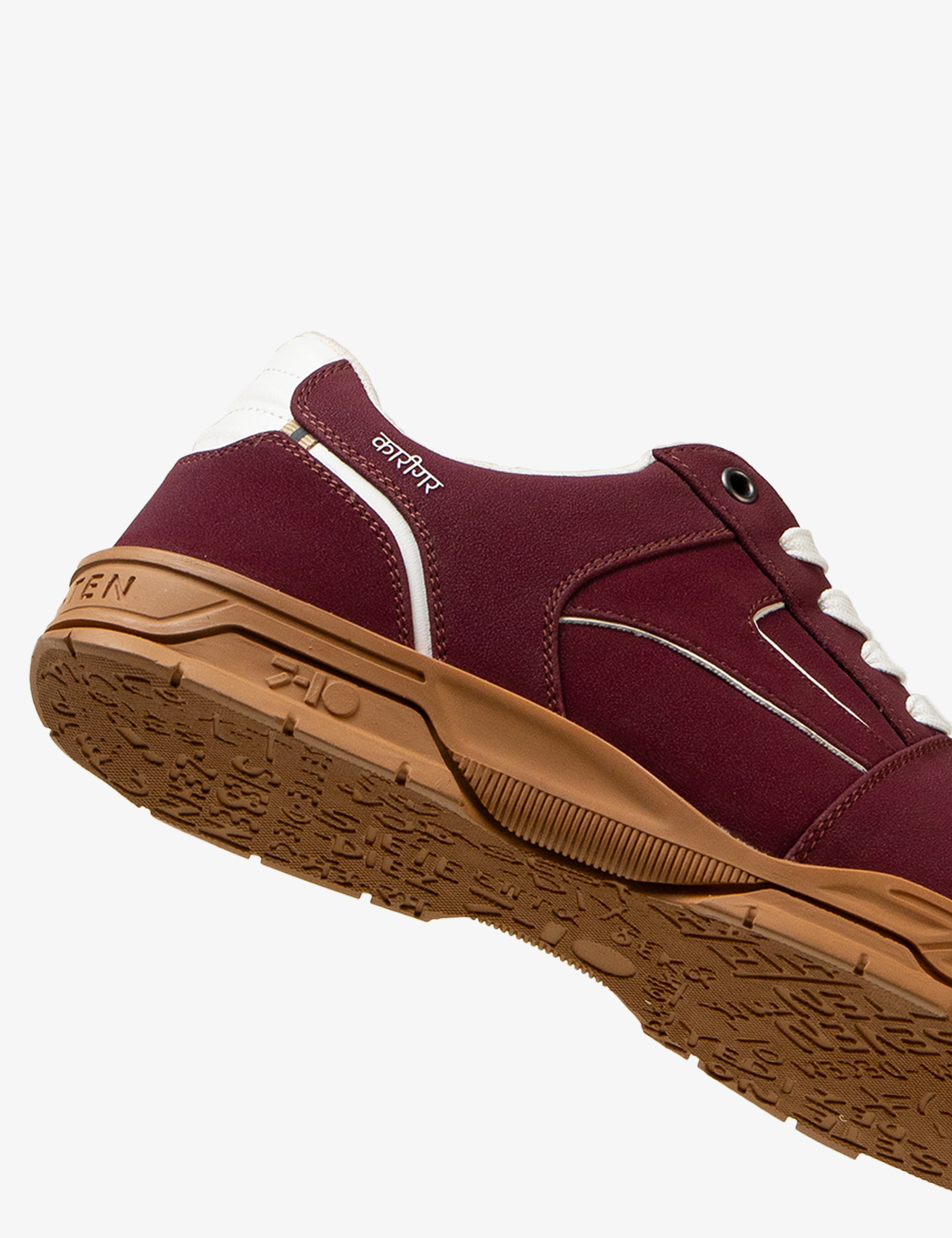 775 Wine Low-Top Sneakers - 7-10.in
