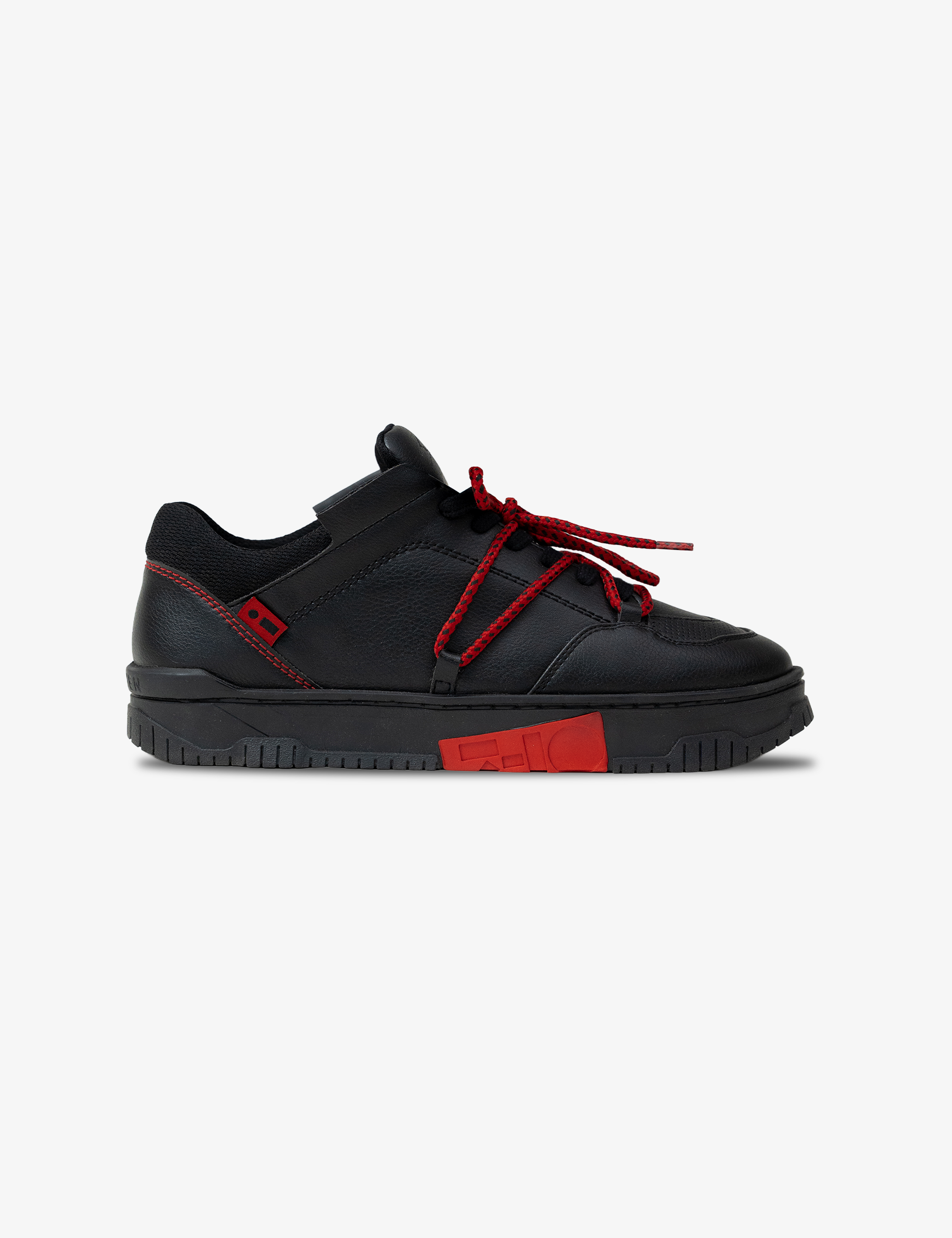 702 black & red low-top sneaker