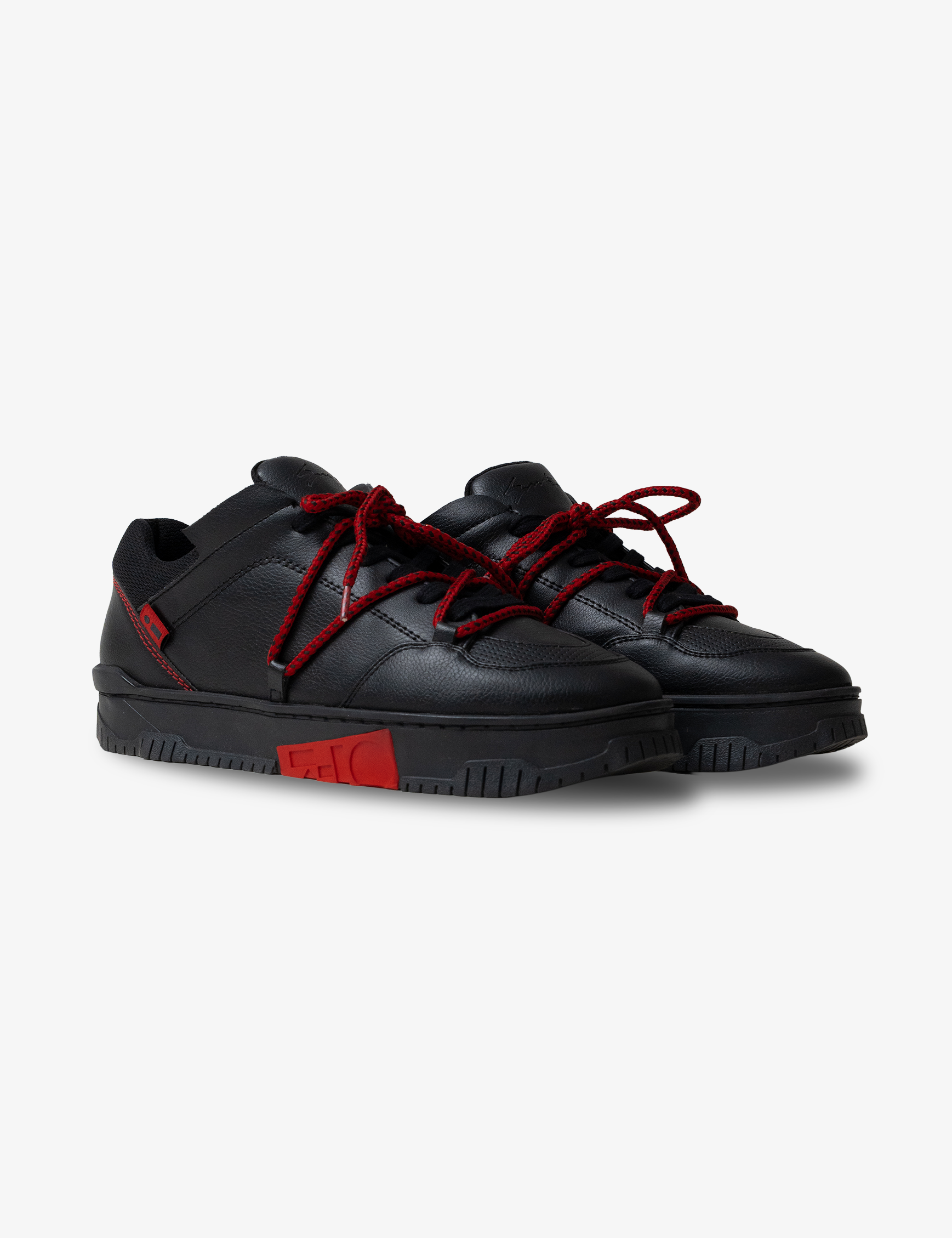 702 black & red low-top sneaker