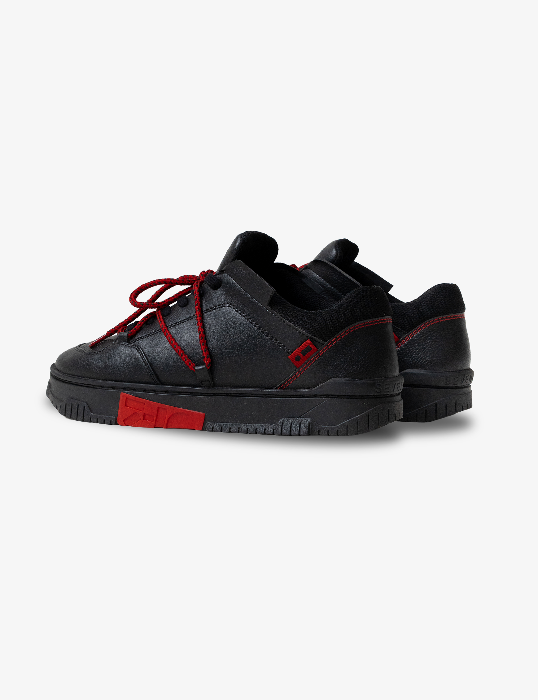 702 black & red low-top sneaker