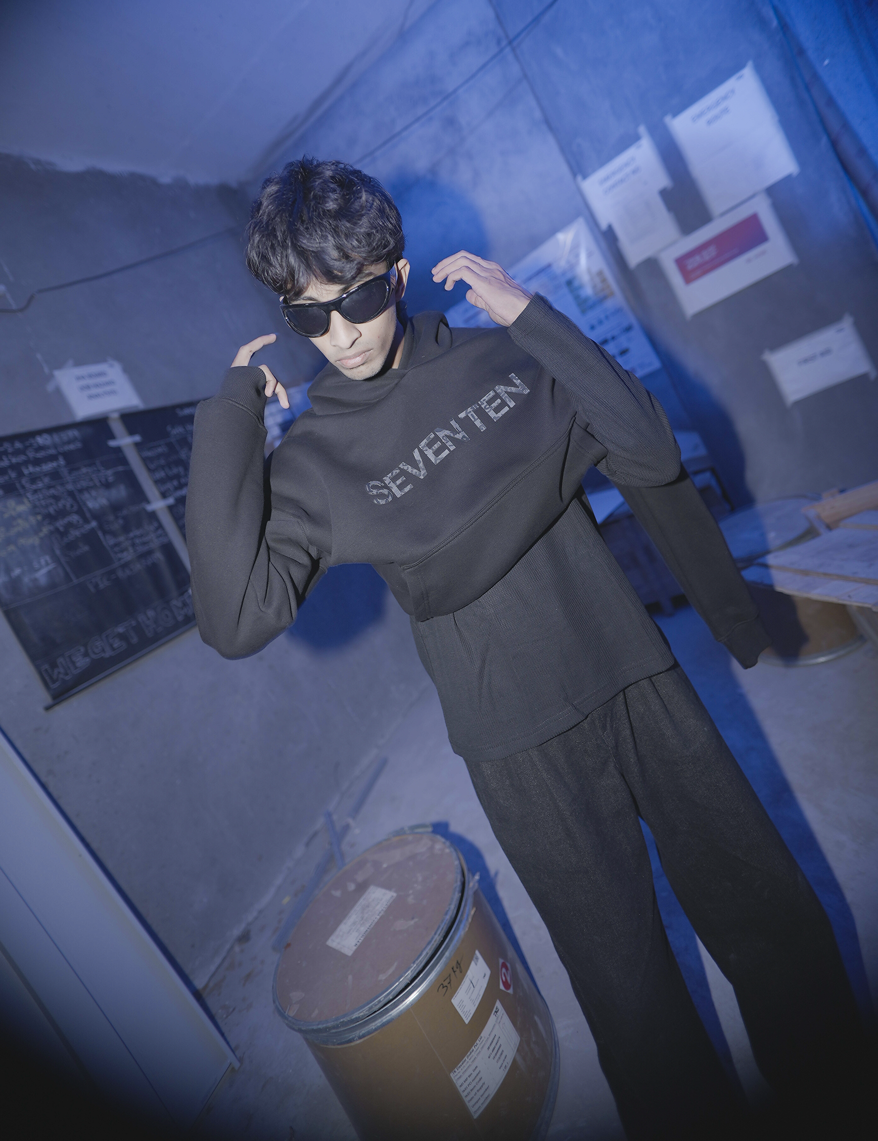 Seven Ten Hoodie Black - 7-10.in